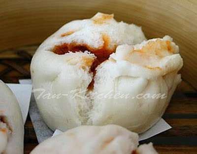  ซาลาเปาเนื้อหมู ของเด็ด Shenyang: หมี่เหลืองอร่ามผสานกับไส้หมูละลายในปาก